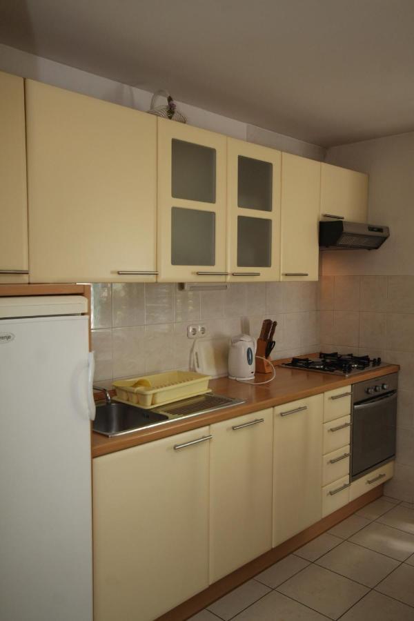Apartments And Rooms With Parking Space Tucepi, Makarska - 6901 Extérieur photo